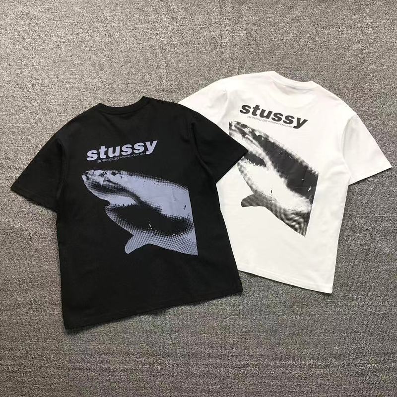 STUSSY T-SHIRT 524300882（im 170cm 60kg i wear size M in the phot）