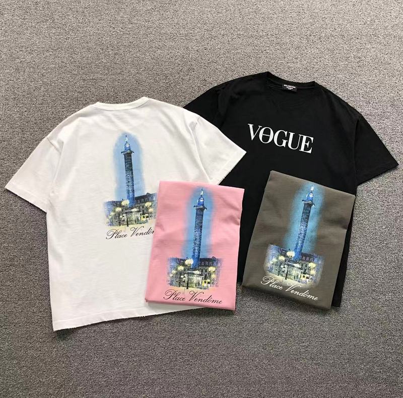 BALENCIAGA T-SHIRT 2201275001（im 170cm 60kg i wear size S in the phot）