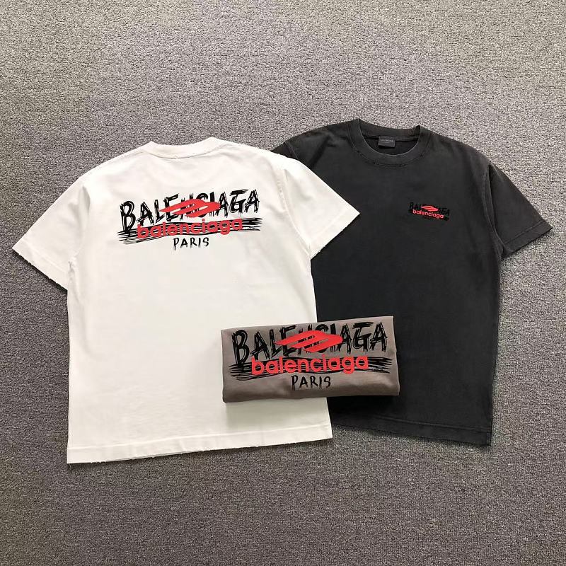 BALENCIAGA T-SHIRT 3205070621（im 170cm 60kg i wear size L in the phot）
