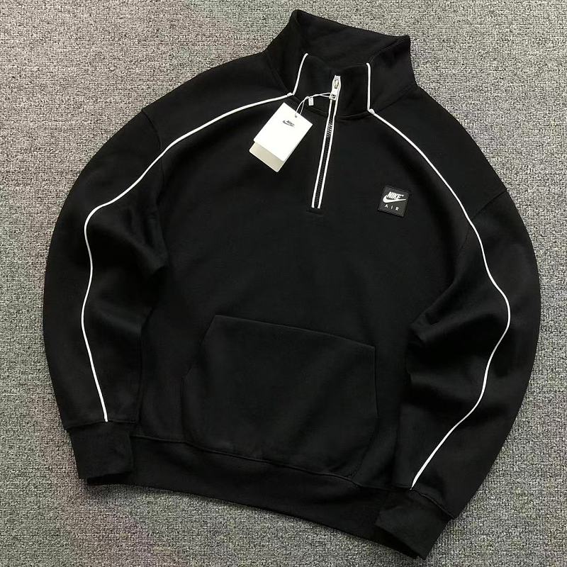 NIKE HOODIE 22041424001（im 170cm 60kg i wear size S in the phot）