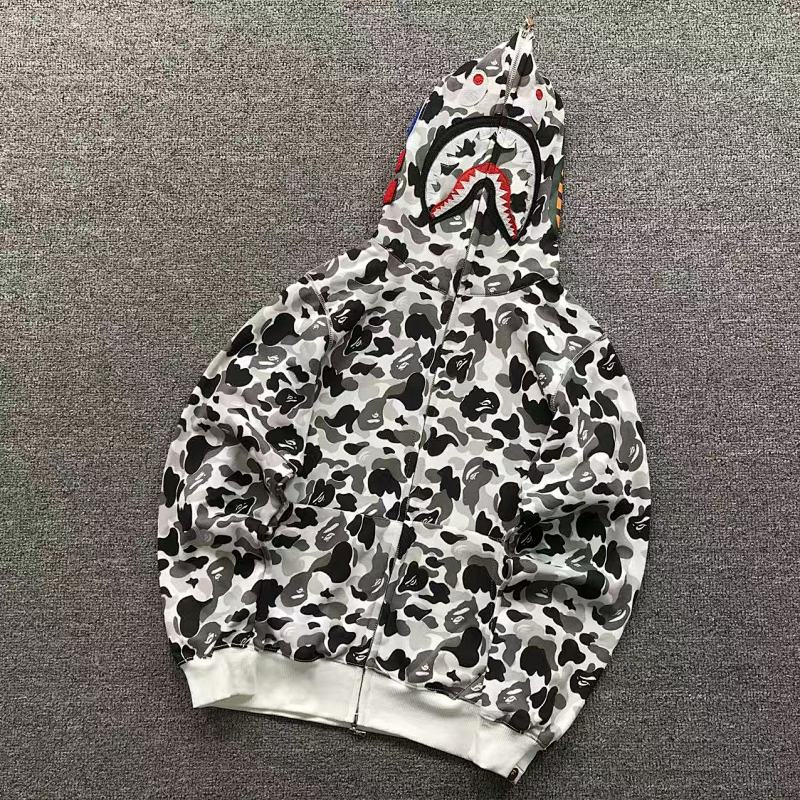BAPE HOODIE 3203210317（im 170cm 60kg i wear size S in the phot）