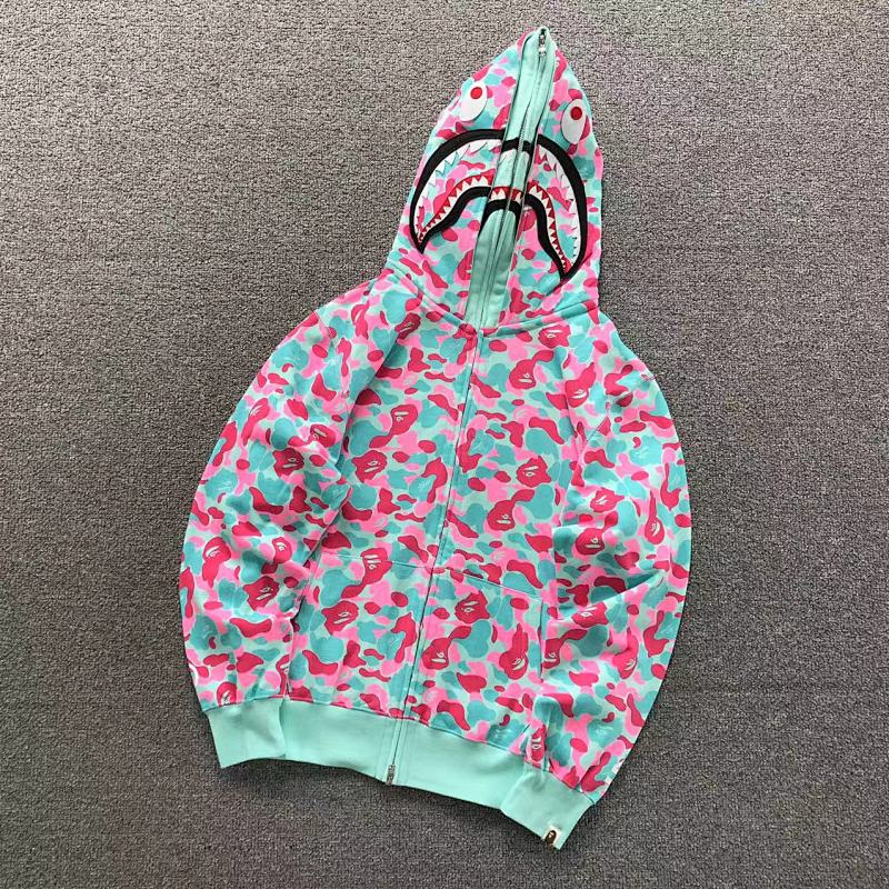 BAPE HOODIE 3108120511（im 170cm 60kg i wear size M in the phot）