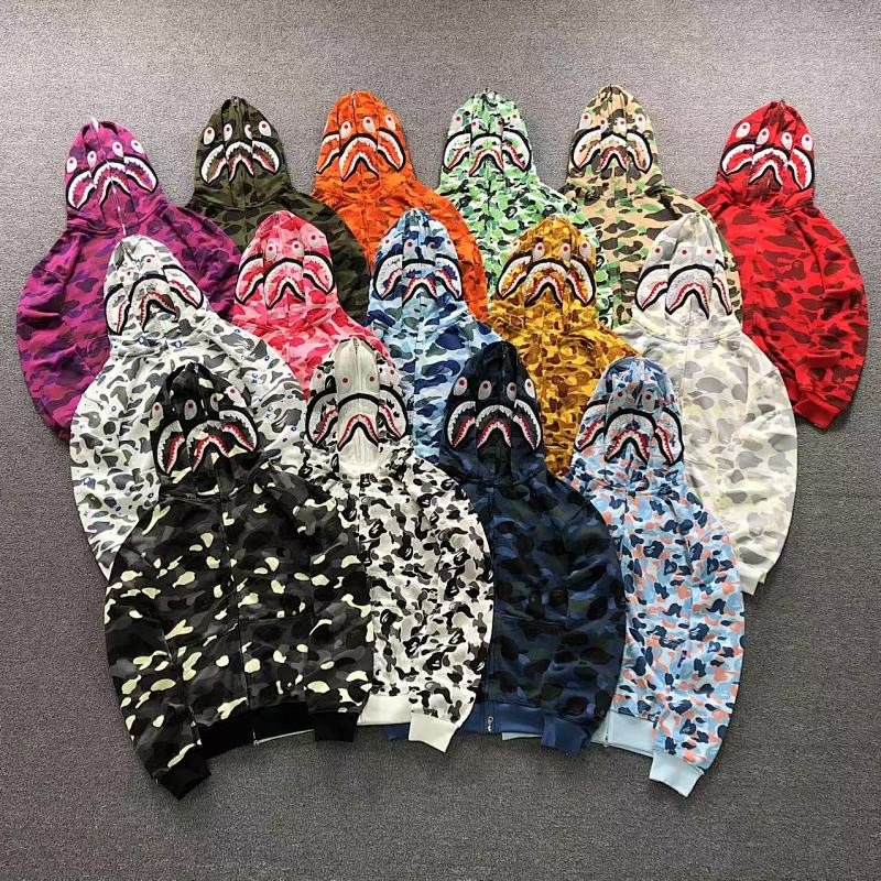 BAPE HOODIE 4111080677（im 170cm 60kg i wear size L in the phot）