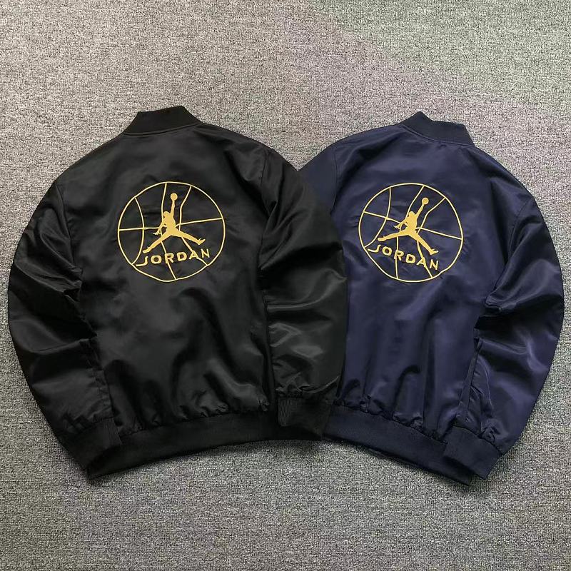 AIR JORDAN JACKET 22041426001（im 170cm 60kg i wear size M in the phot）
