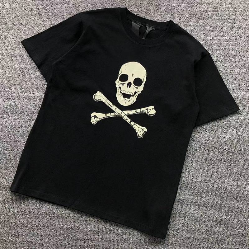 VLONE T-SHIRT 504147791（ im 170cm 55kg i wear size S in the phot）