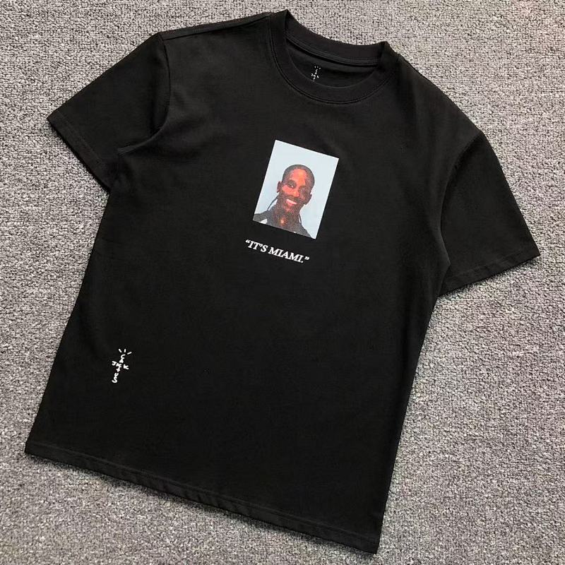 TRAVIS SCOTT T-SHIRT 213292346（im 170cm 60kg i wear size S in the phot）