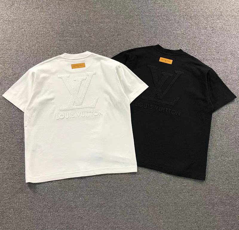 LV T-SHIRT 4123112133（im 170cm 60kg i wear size XXL in the phot）
