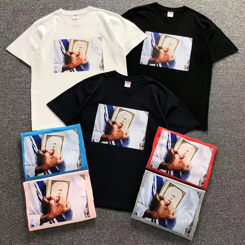 SUPREME T-SHIRT 4207212202（im 170cm 60kg i wear size L in the phot）