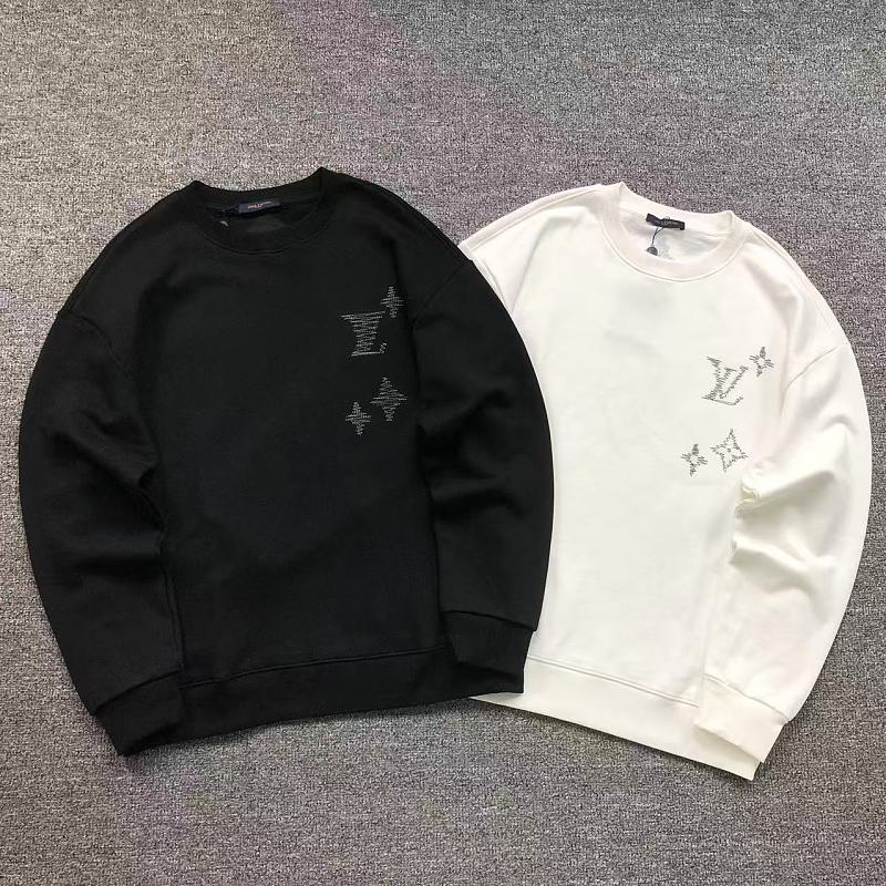 LV HOODIE 3208062421（im 170cm 60kg i wear size L in the phot）