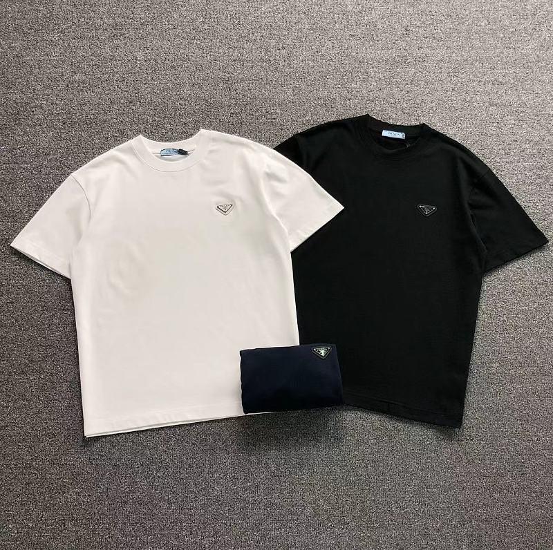 PRADA T-SHIRT 5243029147（im 170cm 60kg i wear size M in the phot）