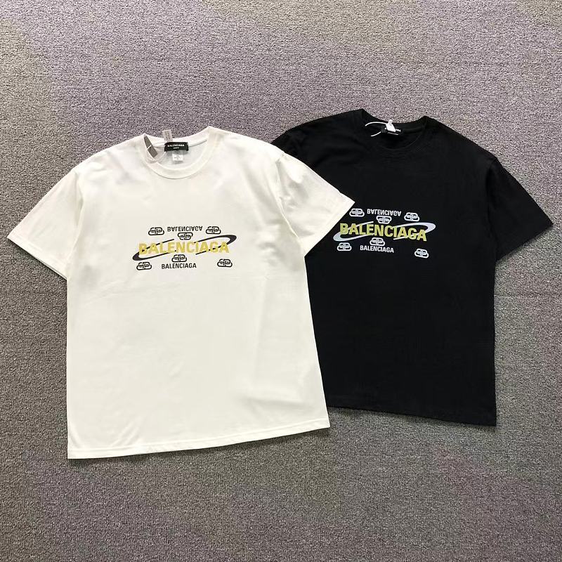 BALENCIAGA T-SHIRT 22051318172（im 170cm 60kg i wear size L in the phot）