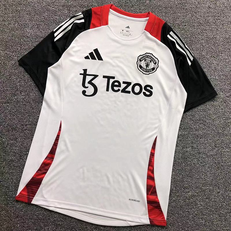 FOOTBALL T-SHIRT 31030422002（im 170cm 55kg i wear size 46 in the phot）
