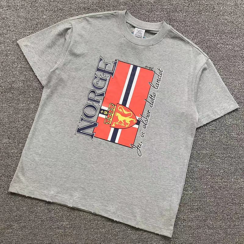 VETEMENTS T-SHIRT 42061319145（im 170cm 60kg i wear size S in the phot）