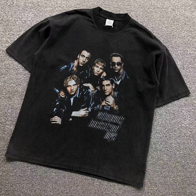 VETEMENTS T-SHIRT 41040502417 （im 170cm 60kg i wear size XS in the phot）