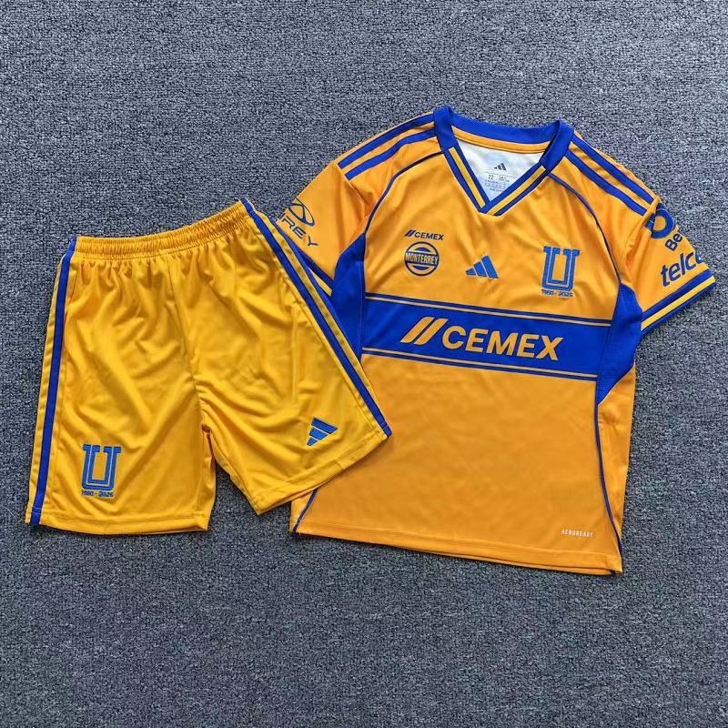 FOOTBALL T-SHIRT SHORTS CHILD 1104240514