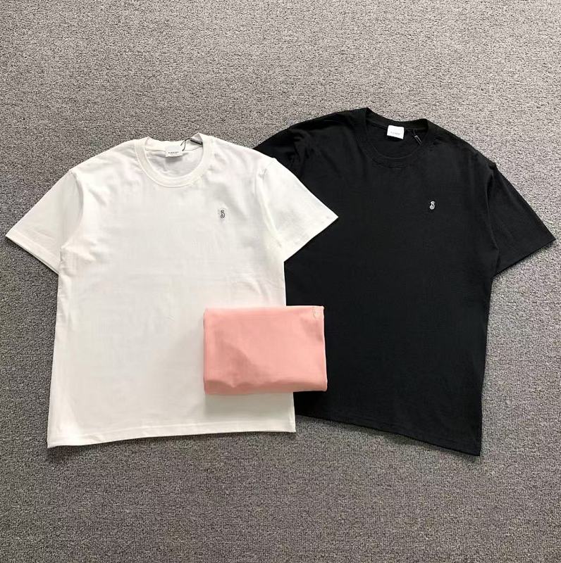 BURBERRY T-SHIRT 2111041401（im 170cm 60kg i wear size XL in the phot）