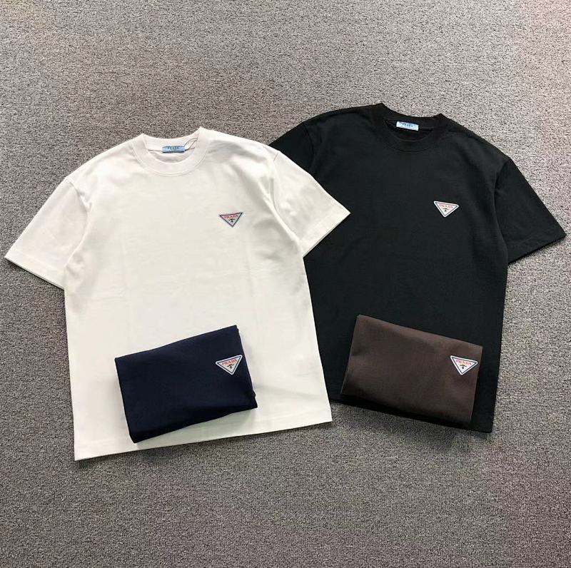 PRADA T-SHIRT 5212408147（im 170cm 60kg i wear size M in the phot）