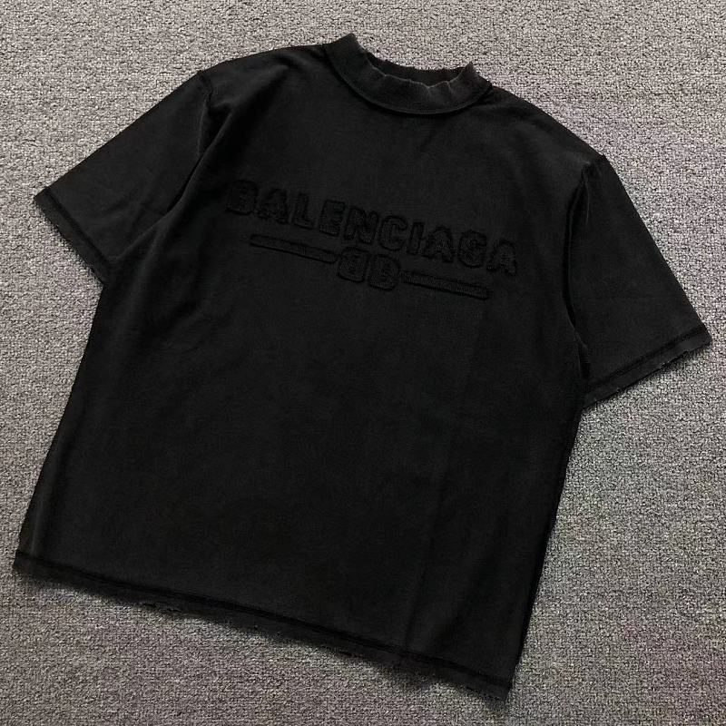 BALENCIAGA T-SHIRT 42042002163（im 170cm 60kg i wear size XS in the phot）