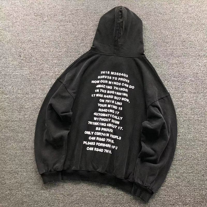 VETEMENTS HOODIE 412134317（im 170cm 57kg i wear size S in the phot）