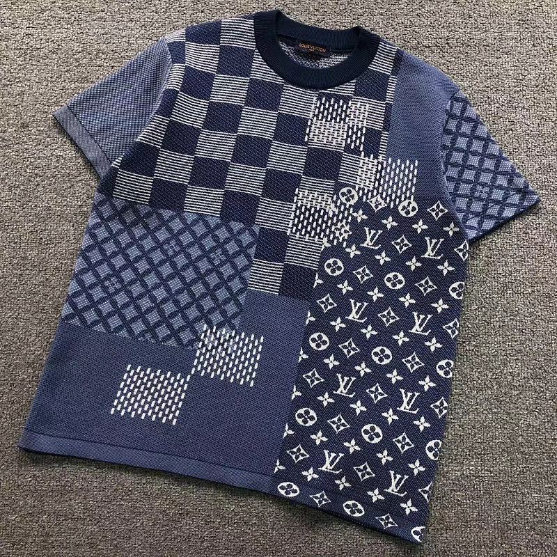 LV T-SHIRT 22060106125（im 170cm 60kg i wear size M in the phot）