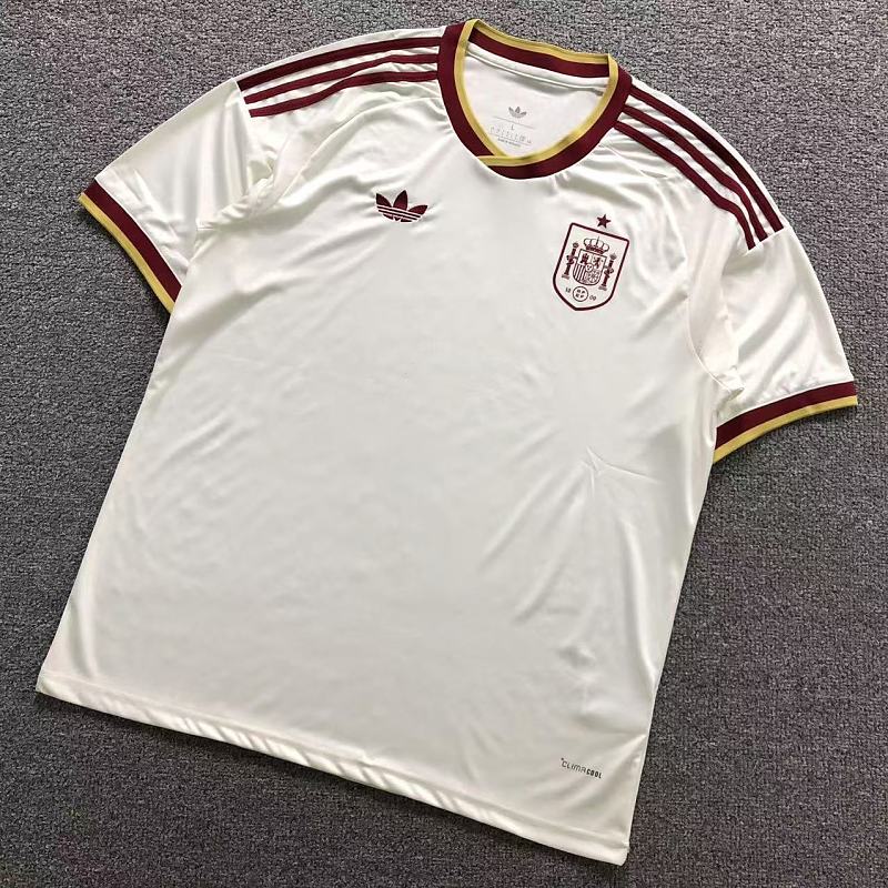 FOOTBALL T-SHIRT 1242434002（im 170cm 60kg i wear size M in the phot）