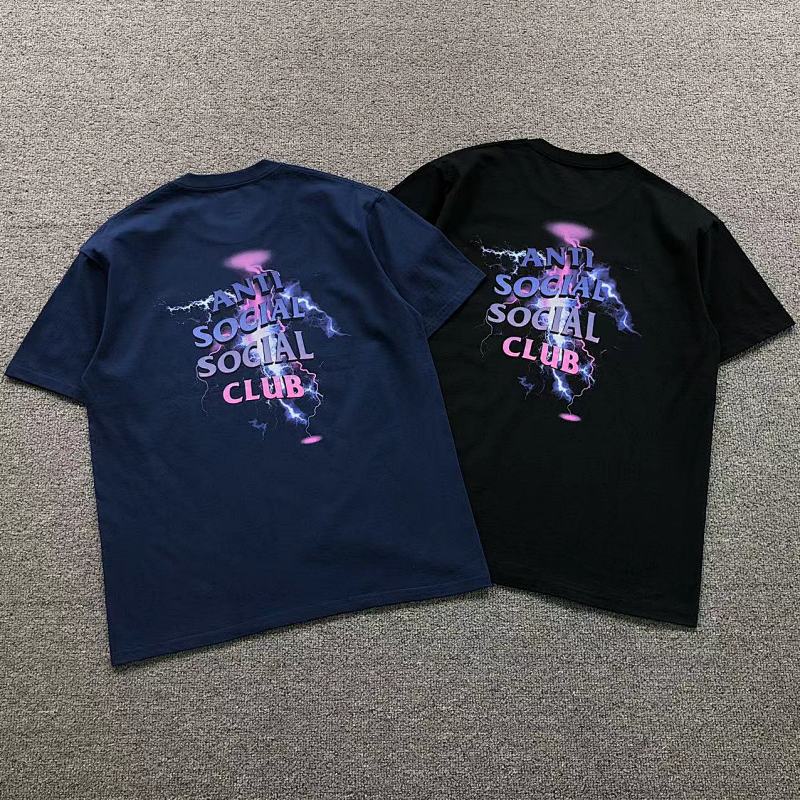 ANTI SOCIAL SOCIAL CLUB T-SHIRT 1109161102（im 170cm 60kg i wear size L in the phot）