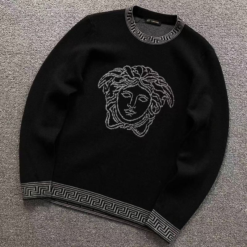 VERSACE SWEATER 3208111121（im 170cm 60kg i wear size L in the phot）