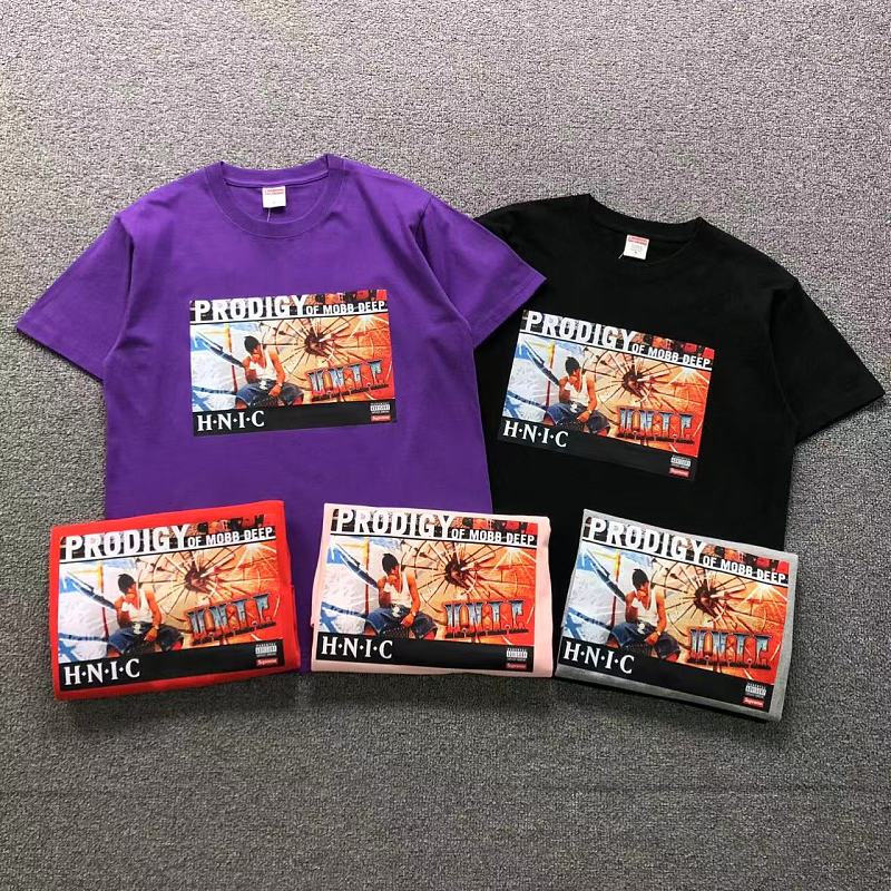 SUPREME T-SHIRT 4207211202（im 170cm 60kg i wear size M in the phot）
