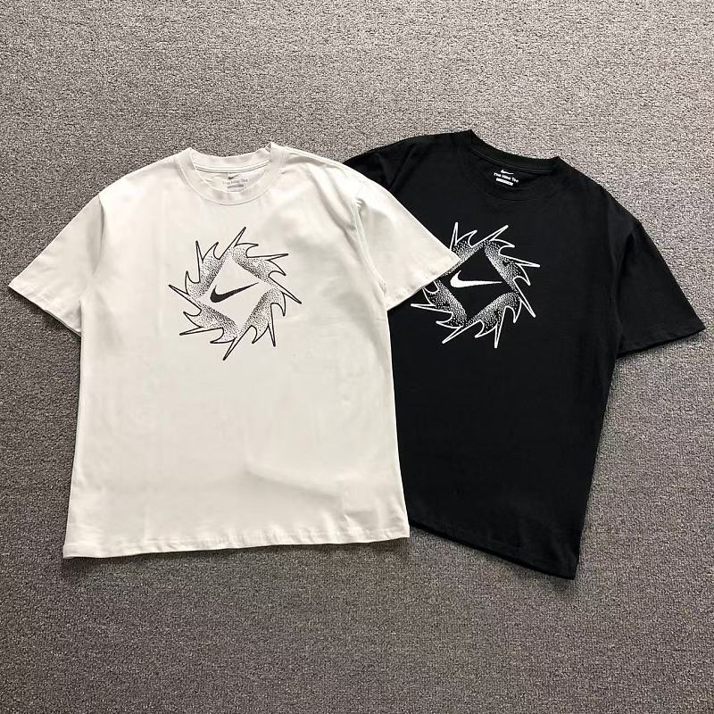 NIKE T-SHIRT 3204280819（im 170cm 60kg i wear size L in the phot）