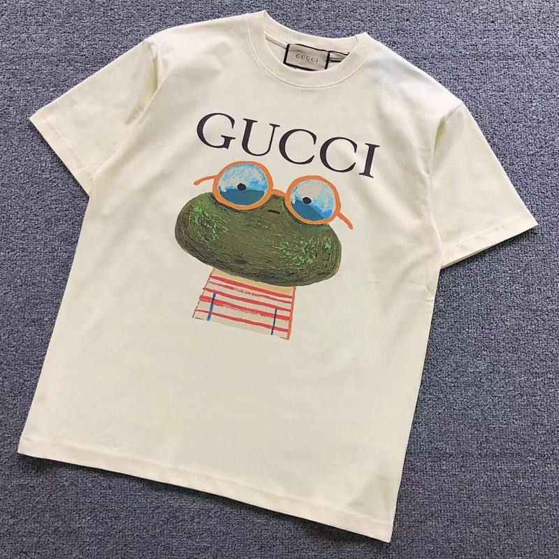 GUCCI T-SHIRT 5231970101（im 170cm 60kg i wear size S in the phot）