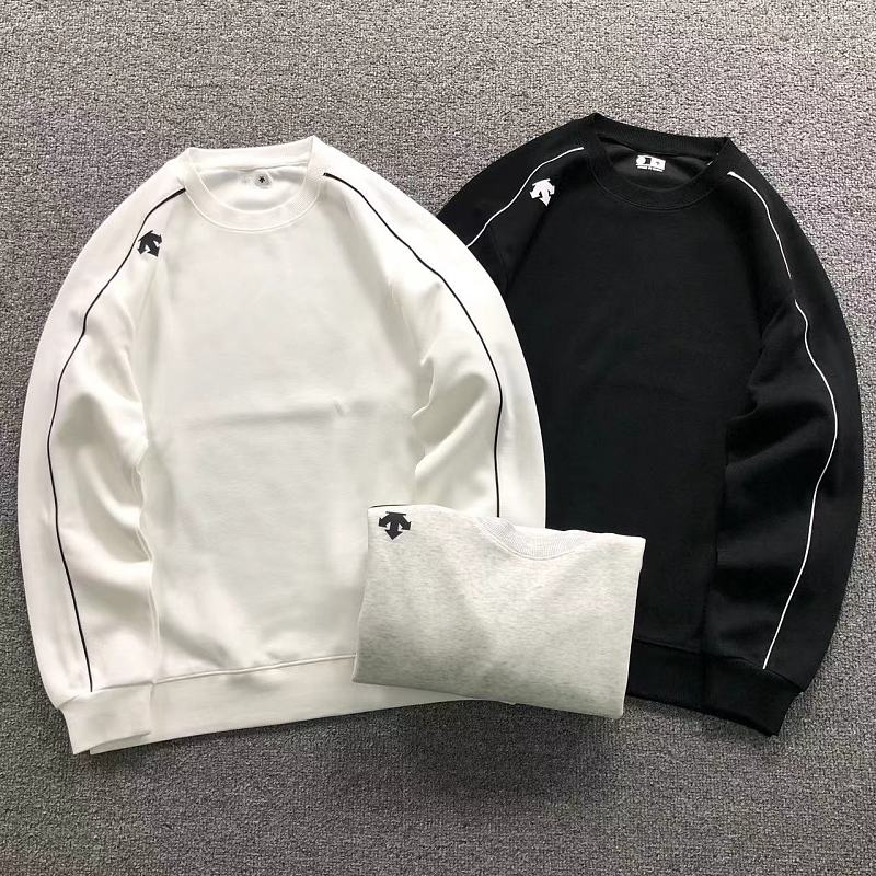 DESCENTE HOODIE 2207091204（im 170cm 60kg i wear size L in the phot）