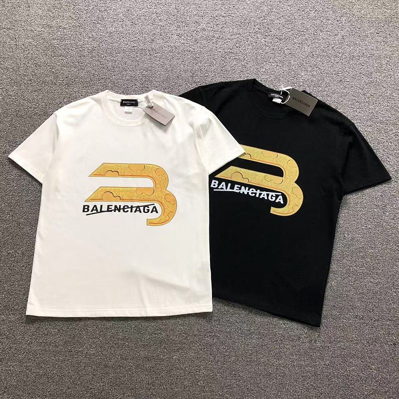 BALENCIAGA T-SHIRT 22051325172（im 170cm 60kg i wear size L in the phot）