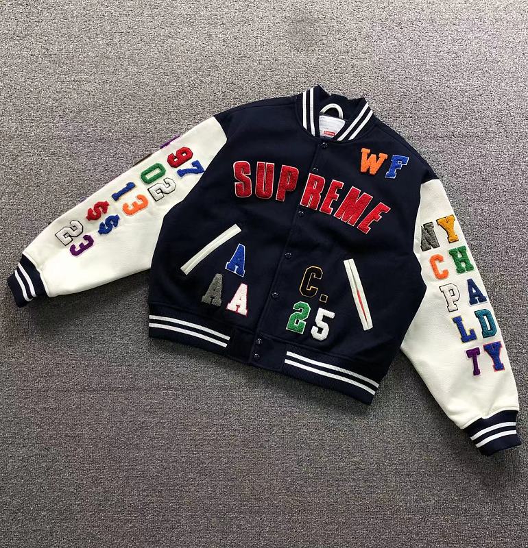 SUPREME JACKET 22081433001（im 170cm 60kg i wear size M in the phot）