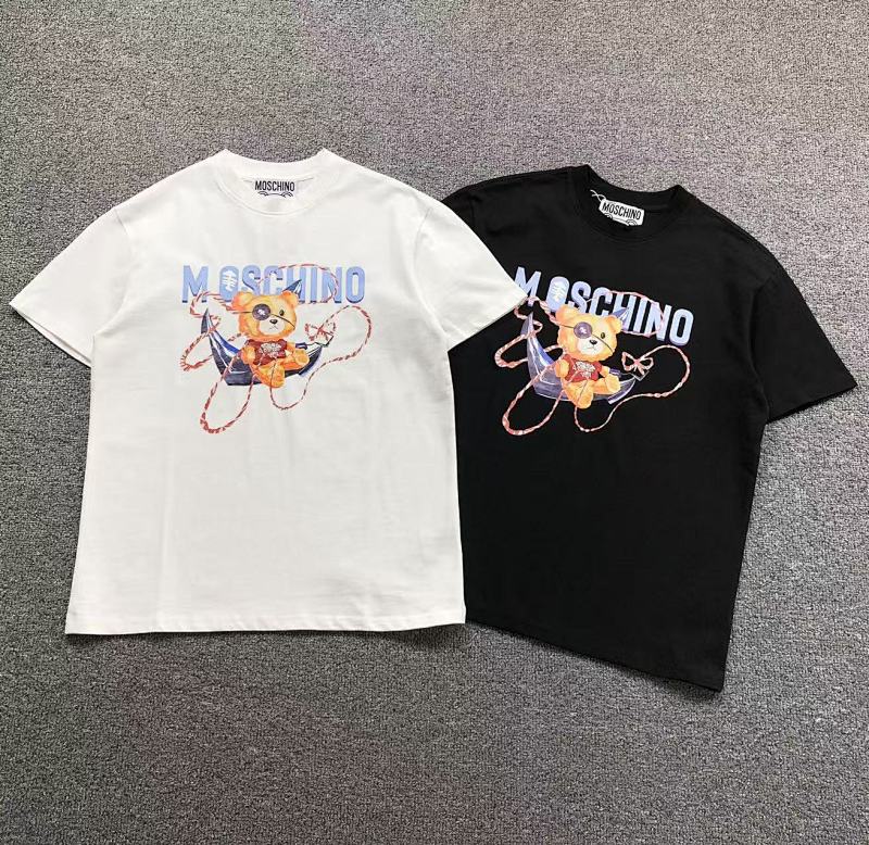 MOSCHINO T-SHIRT 213174115（im 170cm 60kg i wear size M in the phot）
