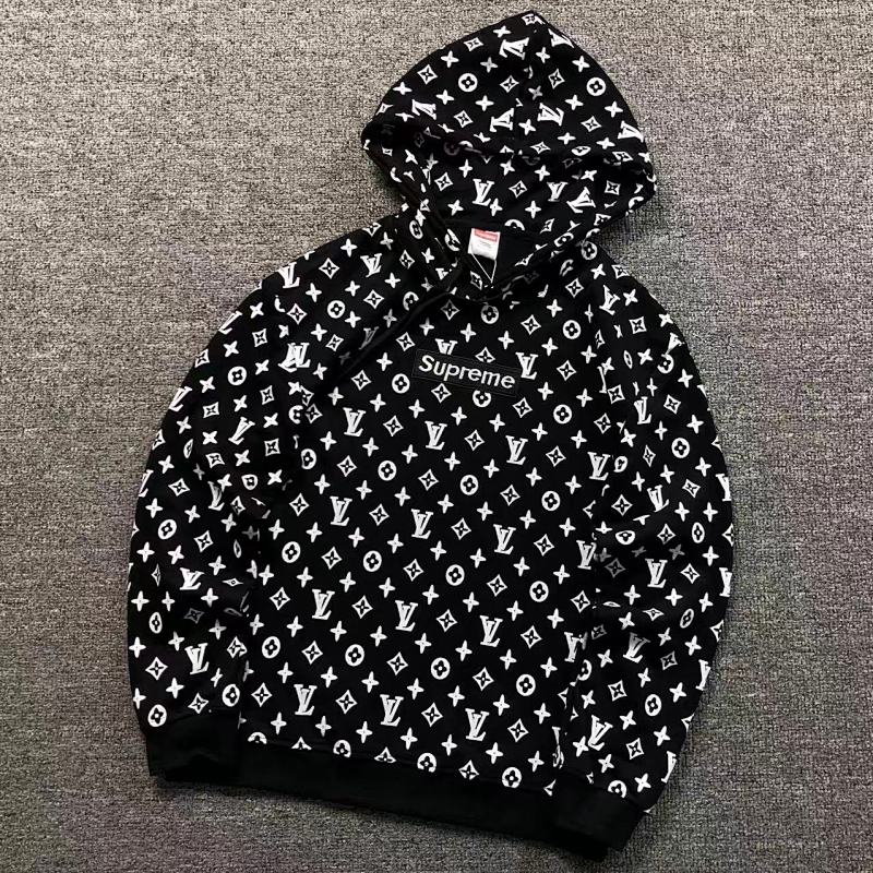 LV SUPREME HOODIE 5120813147（im 170cm 60kg i wear size M in the phot）