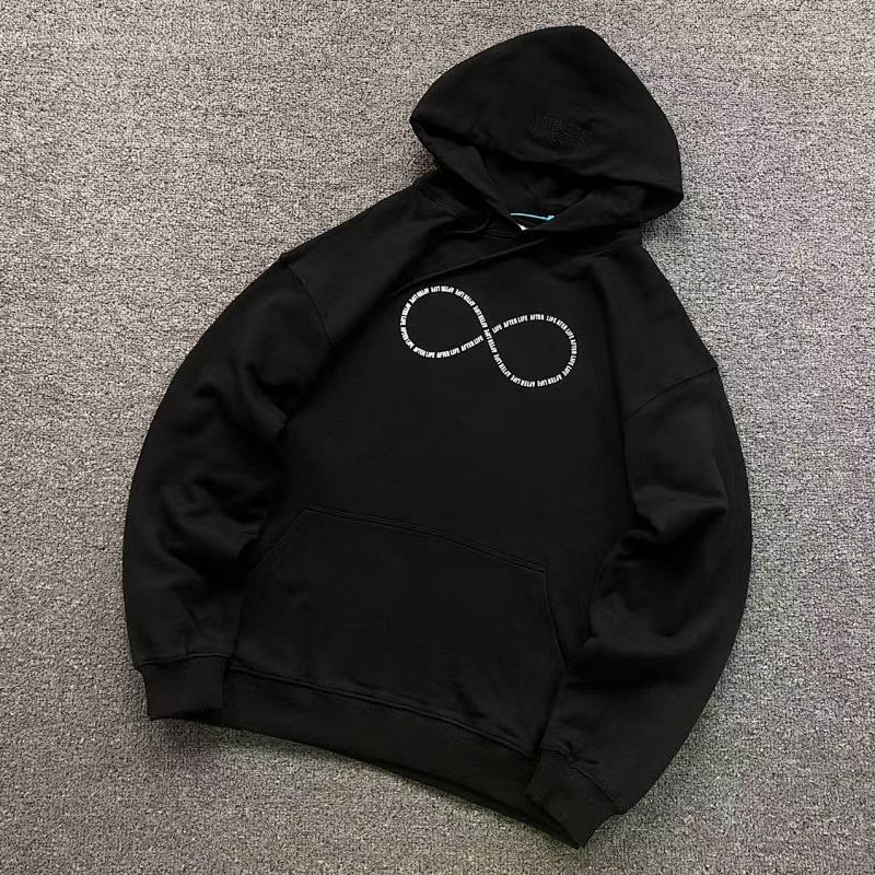 VETEMENTS HOODIE 482321145（im 170cm 60kg i wear size S in the phot）