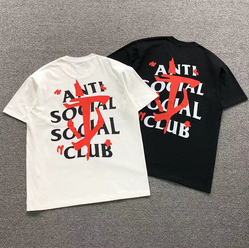 ANTI SOCIAL SOCIAL CLUB T-SHIRT 3108270802（im 170cm 60kg i wear size L in the phot）
