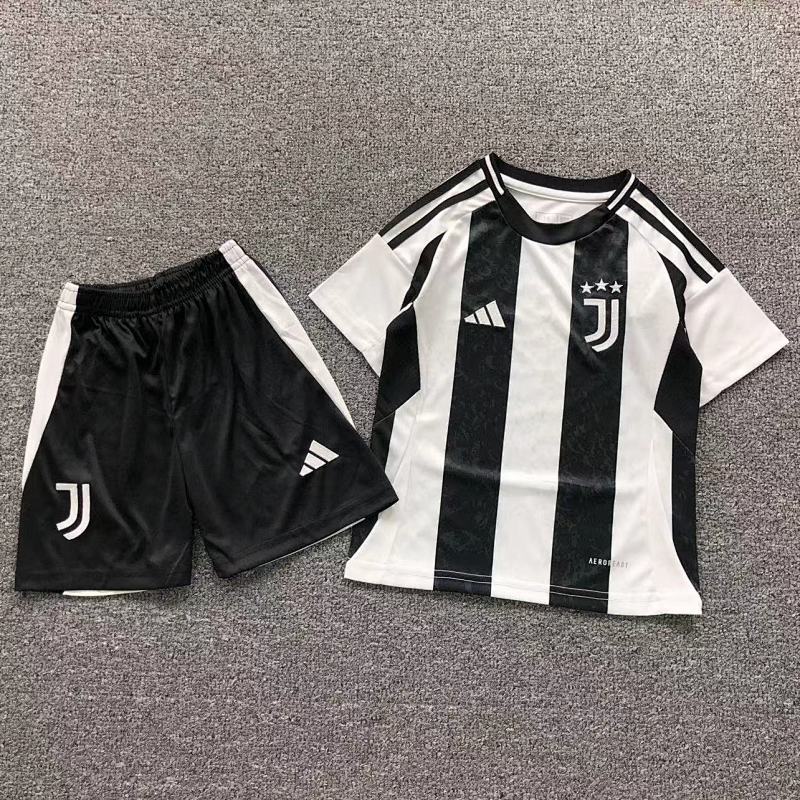 FOOTBALL CHILD T-SHIRT SHORTS 1110325002