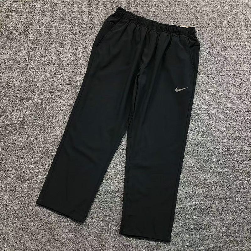 NIKE TROUSERS 57190419（im 170cm 60kg i wear size L in the phot）