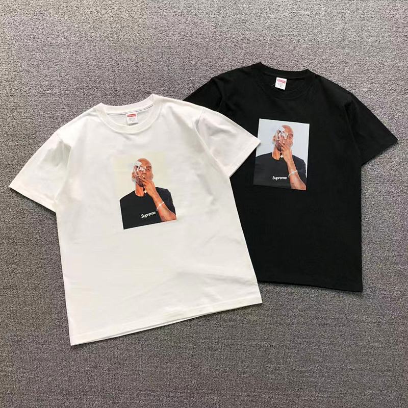 SUPREME T-SHIRT 123121702（im 170cm 60kg i wear size M in the phot）