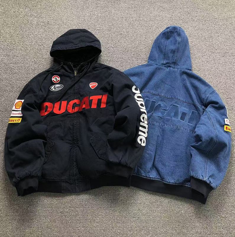 SUPREME JACKET 1112010435（im 170cm 60kg i wear size L in the phot）