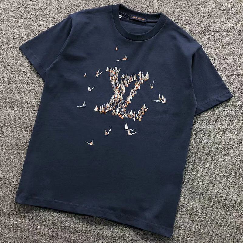 LV T-SHIRT 582603126（im 170cm 60kg i wear size XS in the phot）