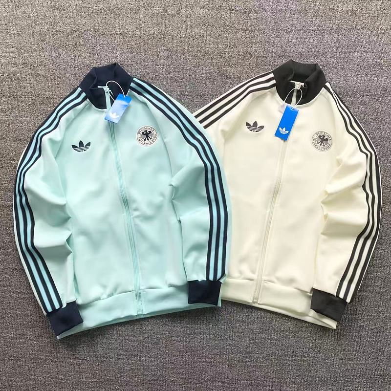 ADIDAS JACKET 128251435（im 170cm 60kg i wear size M in the phot）