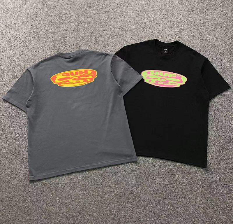 HUF T-SHIRT 4104211202（im 170cm 60kg i wear size XL in the phot）