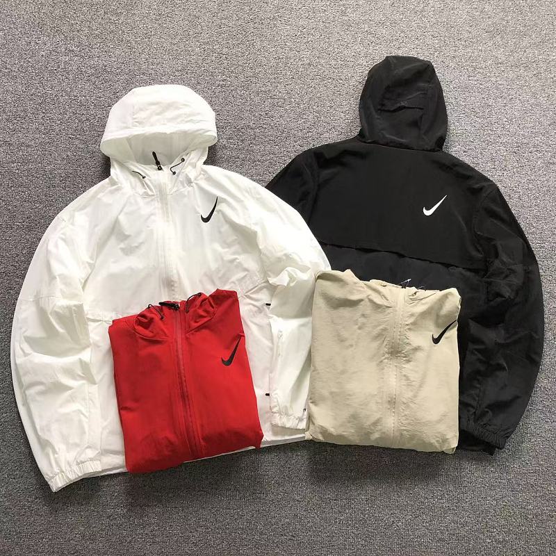 NIKE JACKET 4208262777（im 170cm 60kg i wear size L in the phot）