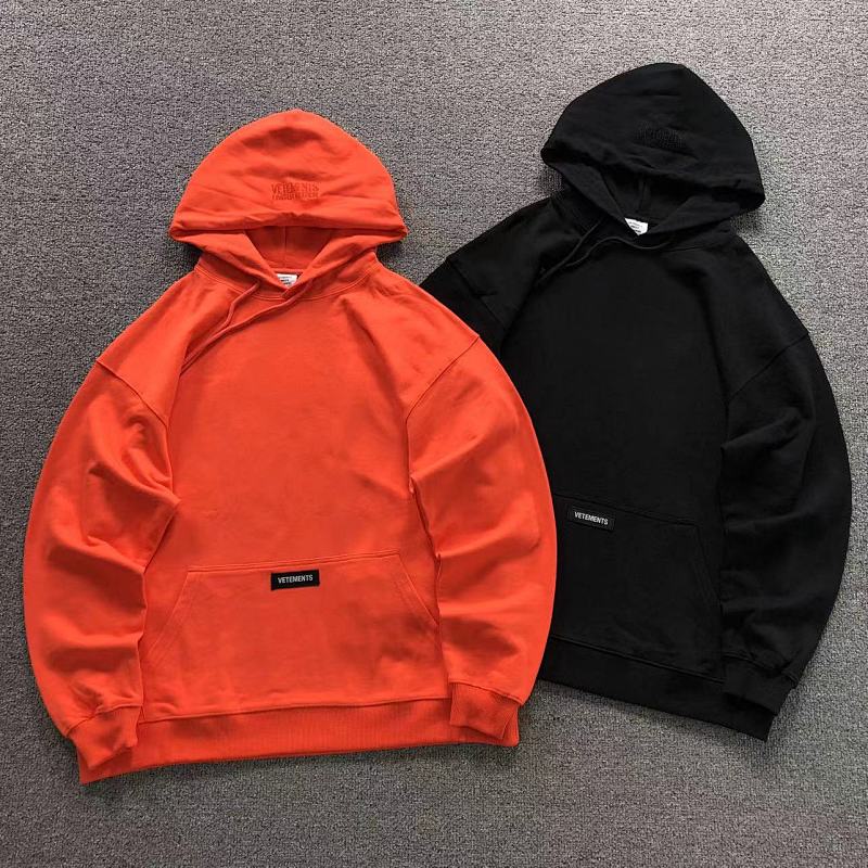 VETEMENTS HOODIE 41081212145（im 170cm 60kg i wear size S in the phot）