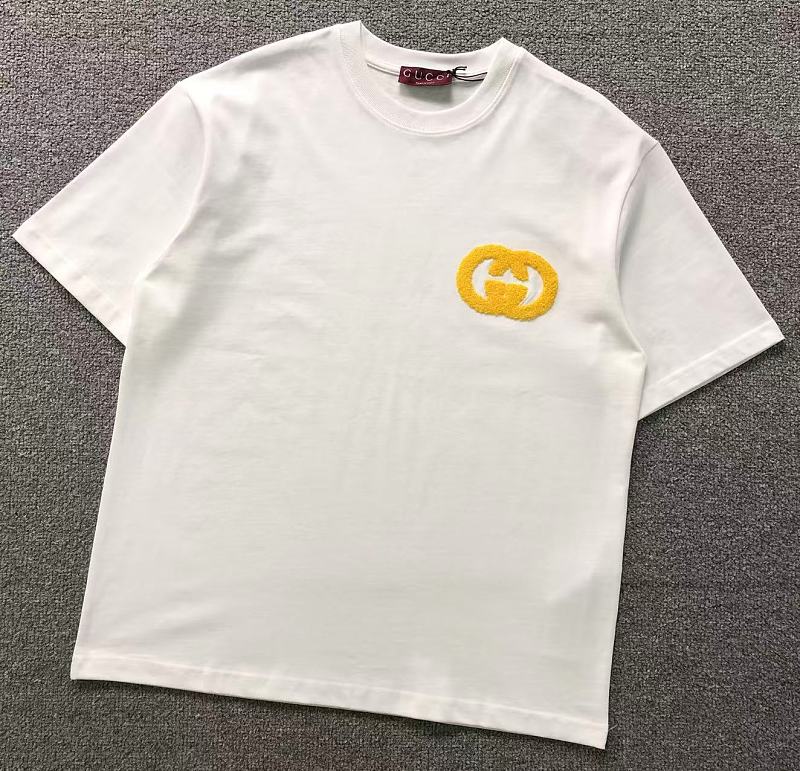 GUCCI T-SHIRT 22051511125（im 170cm 60kg i wear size S in the phot）
