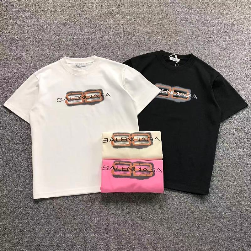 BALENCIAGA T-SHIRT 2204172001（im 170cm 60kg i wear size S in the phot）
