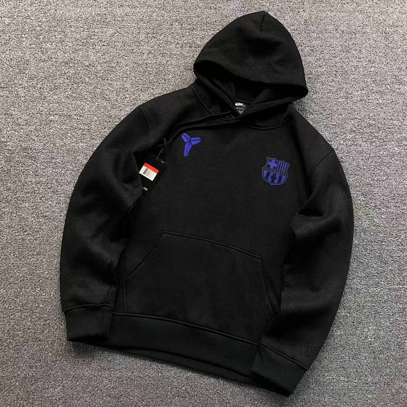NIKE FOOTBALL HOODIE 11110427002（im 170cm 60kg i wear size L in the phot）