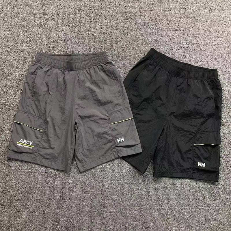 HELLY HANSEN SHORTS 214252835（im 170cm 60kg i wear size M in the phot）
